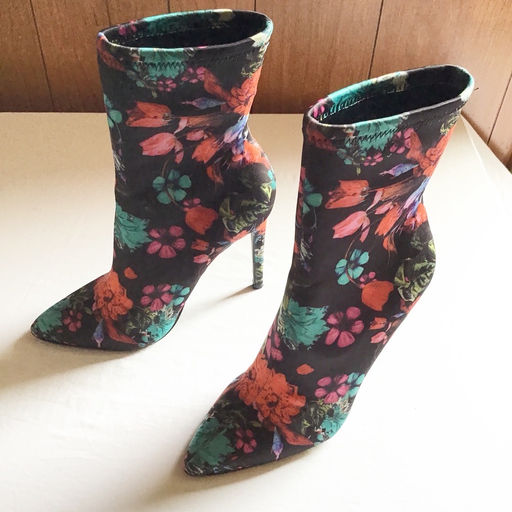 Steve Madden Lovely Stiletto Sock Bootie - Picture 4 of 8